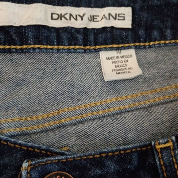 DKNY Women's Mid Rise Capri Jeans Size 10 Stretch Blue Denim Excellent - Picture 8 of 8